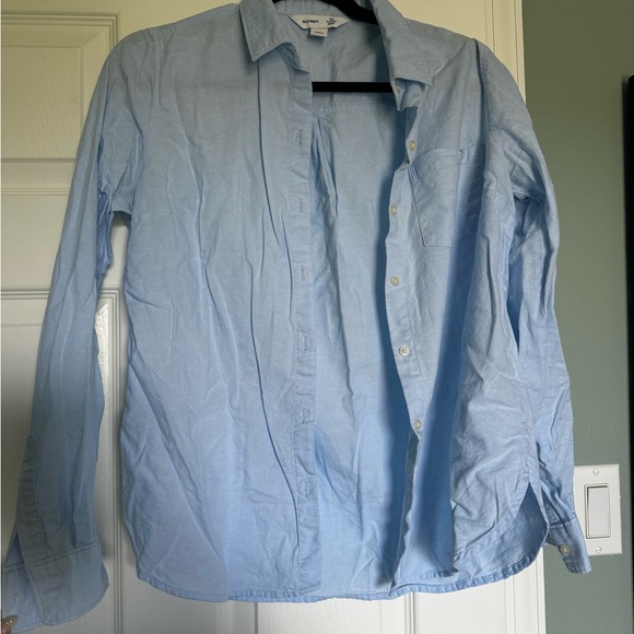 Old Navy simple light blue button down - Picture 2 of 8
